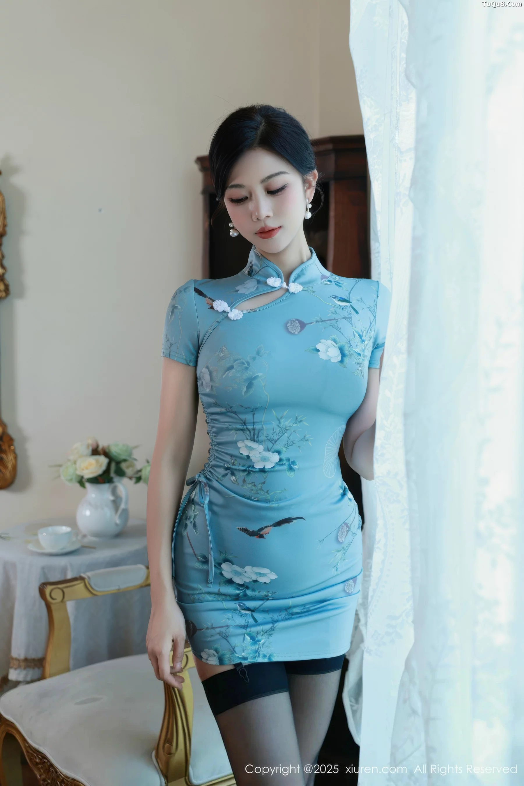 Xgyw.Org_[XiuRen秀人网]No.10753_模特玫瑰我爱你性感旗袍露黑色内衣配黑丝吊袜秀凹凸身材诱惑写真70P