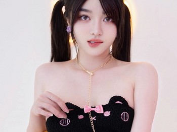 [XINGYAN星颜社]VOL.349_模特白露lulu性感黑色情趣内衣配白色丝袜秀完美曲线诱惑写真59P