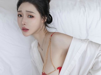 [XiuRen秀人网]No.10411_模特小逗逗性感红色情趣内衣配原色丝袜秀曼妙身姿完美诱惑写真84P